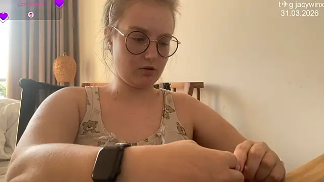 JacyWinslat online show from March 31, 2026, 9:44 am