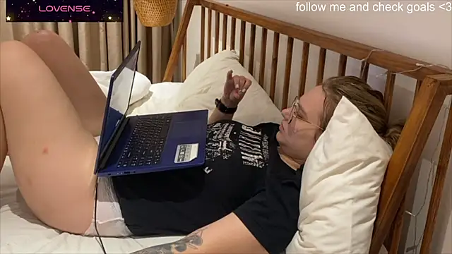 JacyWinslat online show from January 18, 2026, 6:22 pm