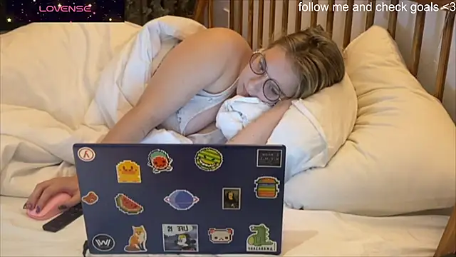 JacyWinslat online show from January 11, 2026, 12:12 pm