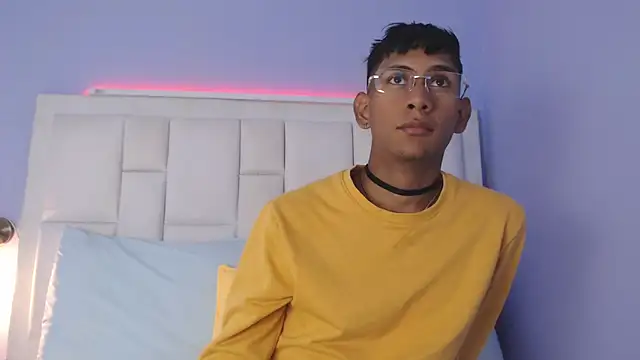 Nick Collins18 online show from December 16, 2025, 7:07 pm