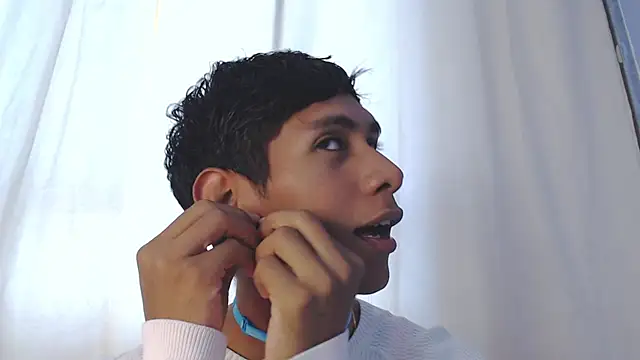 Nick Collins18 online show from November 23, 2025, 5:12 pm