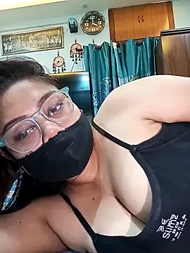 Cute-mona online show from April 14, 2026, 10:26 pm