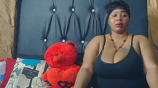 HUMONGUOUSTITSS online show from September 18, 2025, 4:10 pm