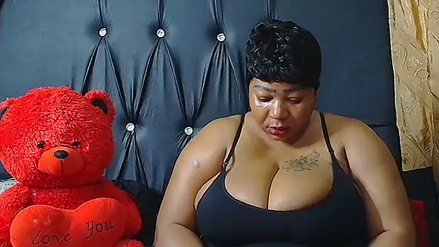 HUMONGUOUSTITSS online show from September 24, 2025, 6:25 pm