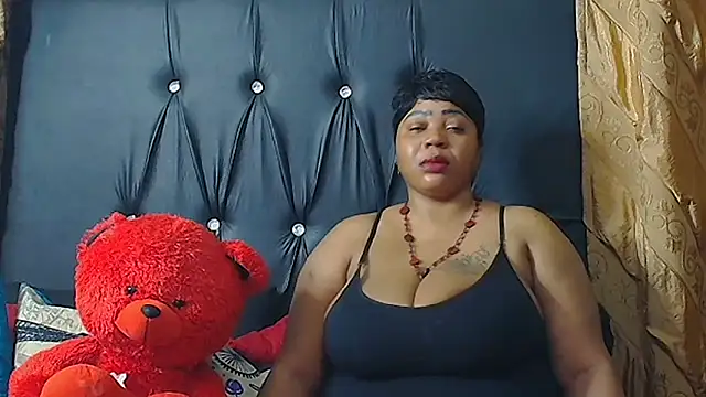 HUMONGUOUSTITSS online show from September 18, 2025, 3:53 am