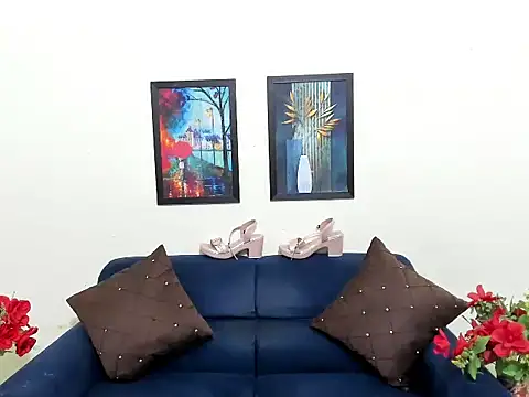 evaaelfiee online show from October 5, 2025, 3:52 am