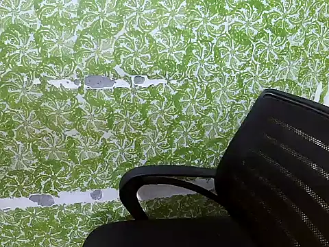 cutie-pie8 online show from November 23, 2025, 8:19 pm