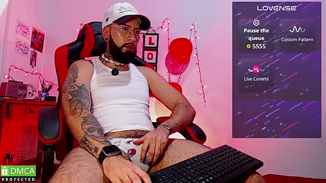 Snapshot of Diilanhott chatting on February 15, 2026, 12:33 am Diilanhott online show from February 15, 2026, 12:33 am