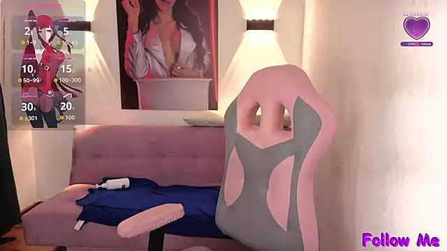 vittorialombardi   online show from October 26, 2025, 7:31 am