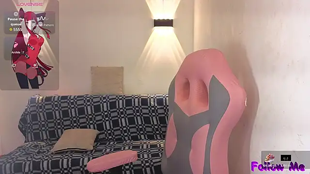 vittorialombardi   online show from February 18, 2026, 7:17 am