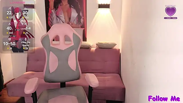 vittorialombardi   online show from October 27, 2025, 7:09 am