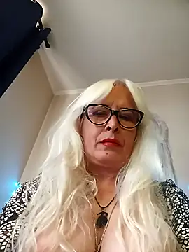 Rousmk1 online show from October 19, 2025, 12:19 pm