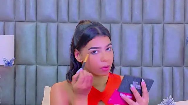 TiaraRosse online show from April 15, 2026, 12:21 pm