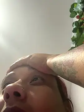 Cafeziitha02 online show from October 23, 2025, 5:28 am