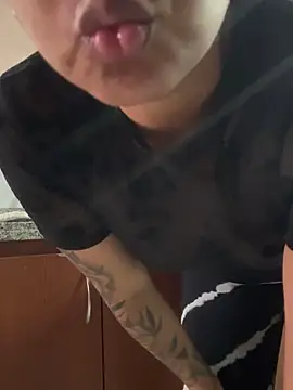 Cafeziitha02 online show from December 5, 2025, 7:45 pm