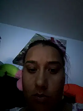 Cafeziitha02 online show from November 4, 2025, 5:33 am