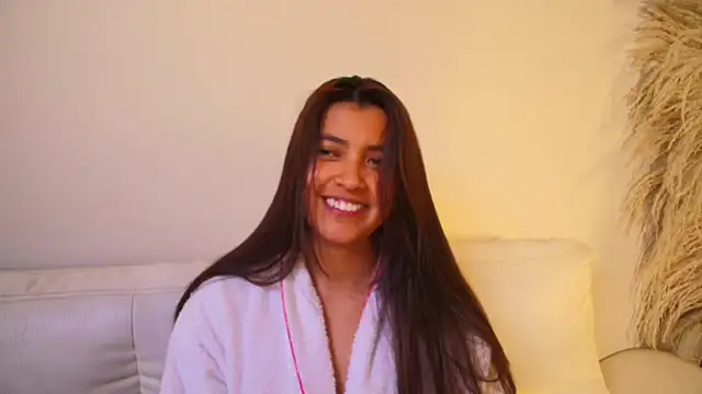 Snapshot of Rebeca_Williams_ chatting on February 13, 2025, 3:18 am Rebeca Williams online show from February 13, 2025, 3:18 am