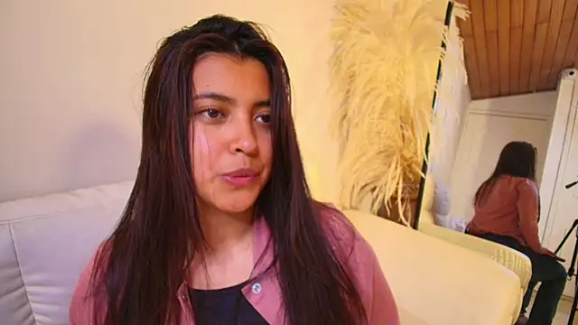 Snapshot of Rebeca_Williams_ chatting on February 13, 2025, 12:13 am Rebeca Williams online show from February 13, 2025, 12:13 am