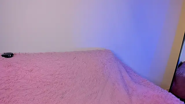 Rebeca Williams  online show from April 11, 2026, 12:42 pm