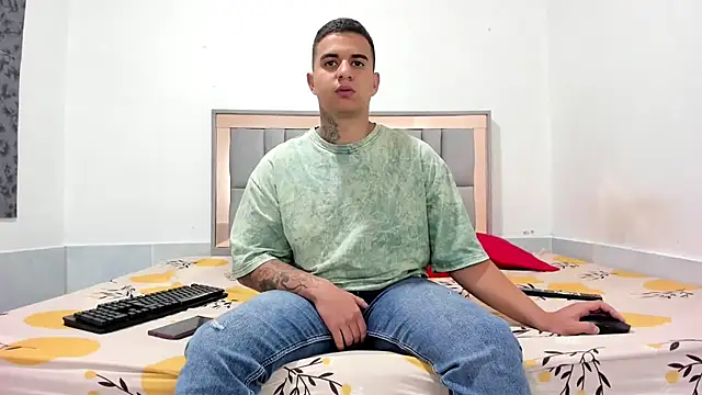 simookeler online show from November 22, 2025, 10:08 pm