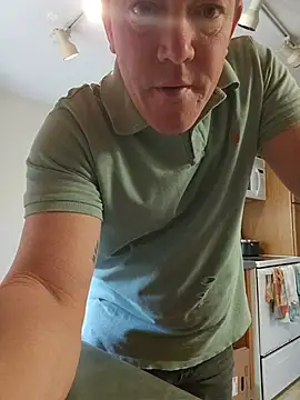 Bigtater1999 online show from April 11, 2026, 9:18 pm