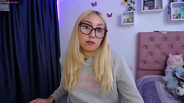 Soffy-brooks online show from May 8, 2026, 3:43 am