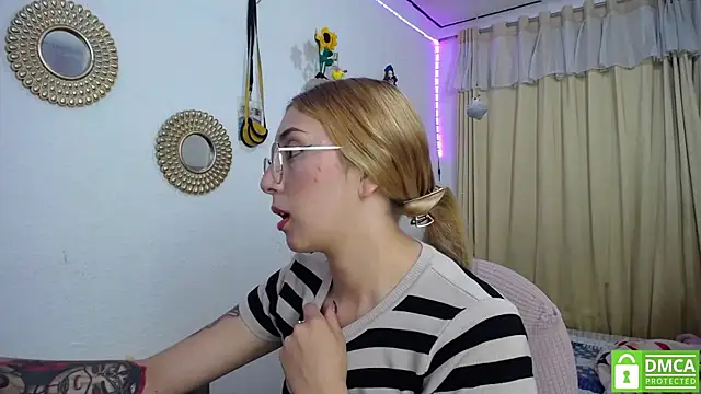 Snapshot of Soffy-brooks chatting on February 13, 2025, 5:48 am Soffy-brooks online show from February 13, 2025, 5:48 am