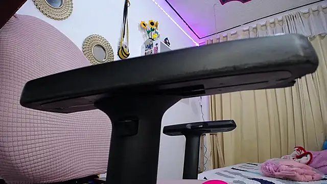 Snapshot of Soffy-brooks chatting on February 1, 2025, 11:42 am Soffy-brooks online show from February 1, 2025, 11:42 am