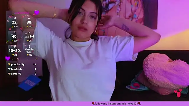 leiya 1303 online show from December 14, 2024, 8:23 am