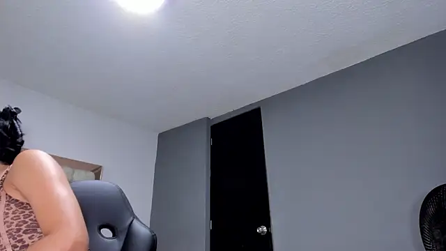 ZachaTompson online show from December 15, 2025, 10:15 pm