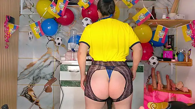 Snapshot of Bigass_dayla chatting on June 12, 2026, 12:36 pm Bigass dayla online show from June 12, 2026, 12:36 pm