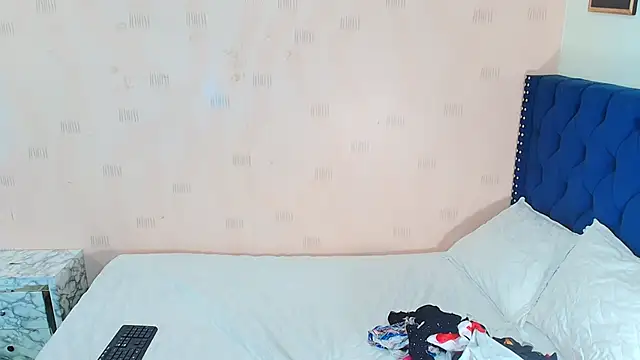 hotlatinateacher online show from March 3, 2025, 6:56 pm