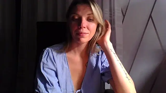 VelvetLove287 online show from October 18, 2025, 7:16 pm