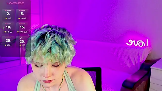 School Love online show from January 26, 2025, 1:04 pm