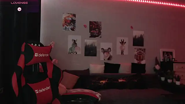 Fluffy Tiffy online show from March 12, 2025, 3:46 am