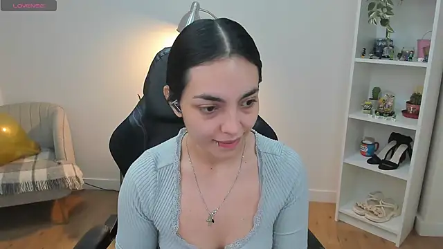  BellaEvans  online show from March 12, 2026, 6:06 am