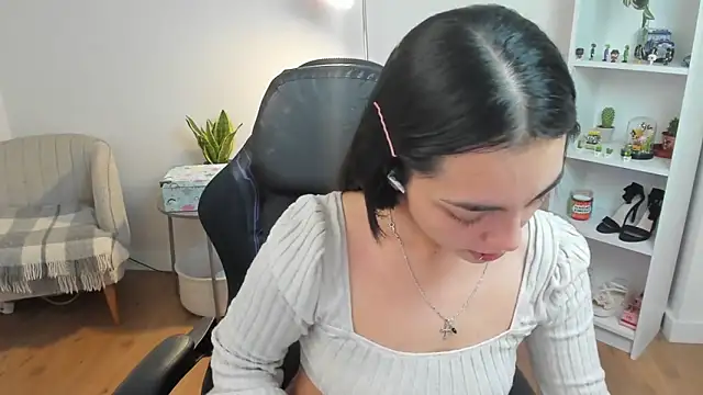  BellaEvans  online show from January 13, 2026, 5:33 am