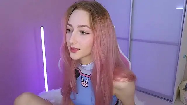 MichaDenver online show from December 13, 2024, 8:51 am