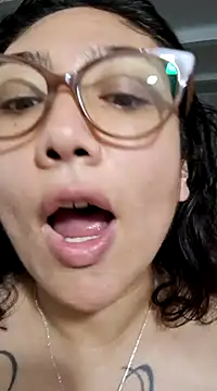 Mia Ruiz online show from February 8, 2025, 1:32 am