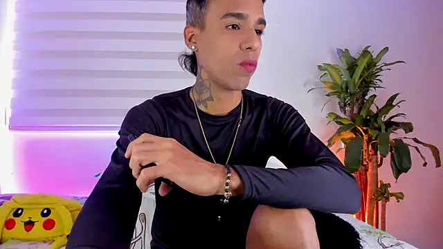 Snapshot of aldrinwhite chatting on September 23, 2025, 6:15 pm aldrinwhite online show from September 23, 2025, 6:15 pm