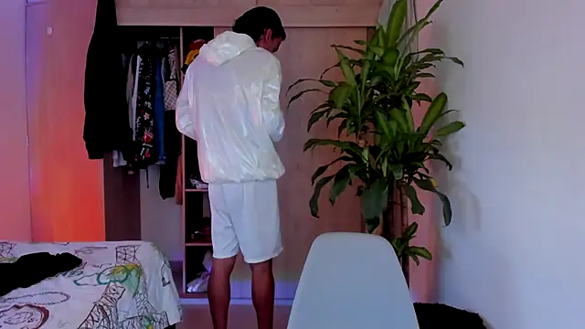 Snapshot of aldrinwhite chatting on December 17, 2025, 4:12 pm aldrinwhite online show from December 17, 2025, 4:12 pm