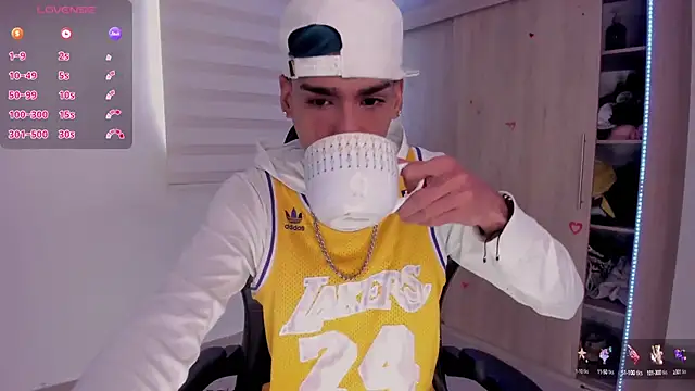 Snapshot of aldrinwhite chatting on March 3, 2025, 2:17 pm aldrinwhite online show from March 3, 2025, 2:17 pm