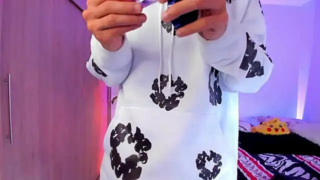 Snapshot of aldrinwhite chatting on February 28, 2026, 7:13 pm aldrinwhite online show from February 28, 2026, 7:13 pm