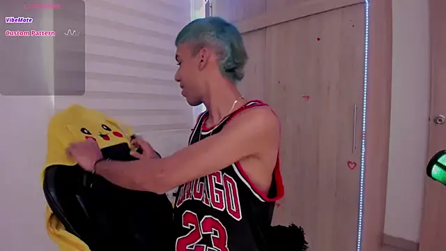 Snapshot of aldrinwhite chatting on March 17, 2025, 4:33 pm aldrinwhite online show from March 17, 2025, 4:33 pm