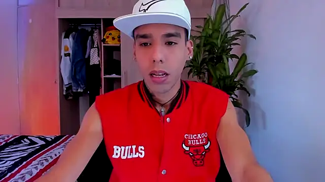 Snapshot of aldrinwhite chatting on December 20, 2025, 3:48 pm aldrinwhite online show from December 20, 2025, 3:48 pm