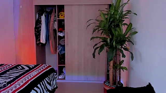 Snapshot of aldrinwhite chatting on December 21, 2025, 4:08 pm aldrinwhite online show from December 21, 2025, 4:08 pm