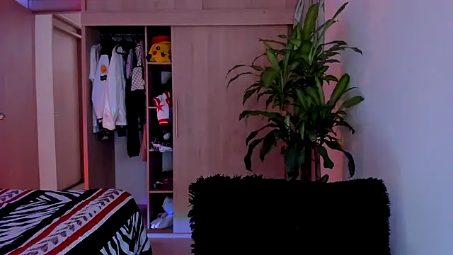 Snapshot of aldrinwhite chatting on December 19, 2025, 3:47 pm aldrinwhite online show from December 19, 2025, 3:47 pm