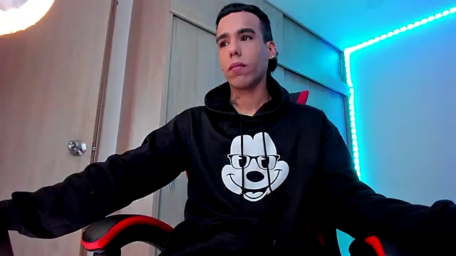 Snapshot of aldrinwhite chatting on February 12, 2026, 5:13 pm aldrinwhite online show from February 12, 2026, 5:13 pm