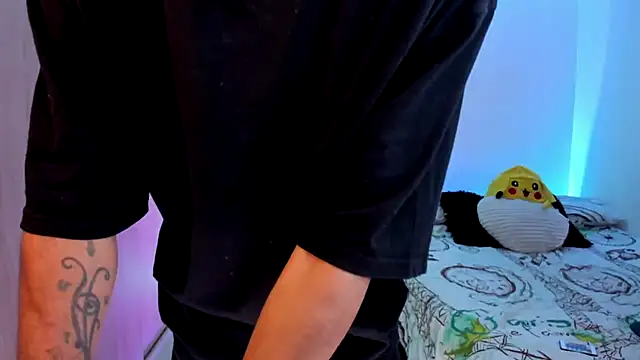 Snapshot of aldrinwhite chatting on January 17, 2026, 4:43 pm aldrinwhite online show from January 17, 2026, 4:43 pm