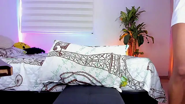 Snapshot of aldrinwhite chatting on September 19, 2025, 6:01 pm aldrinwhite online show from September 19, 2025, 6:01 pm